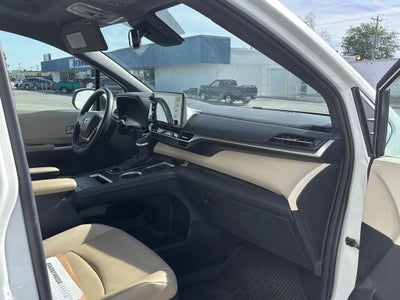 2021 Toyota Sienna XLE 7 Passenger