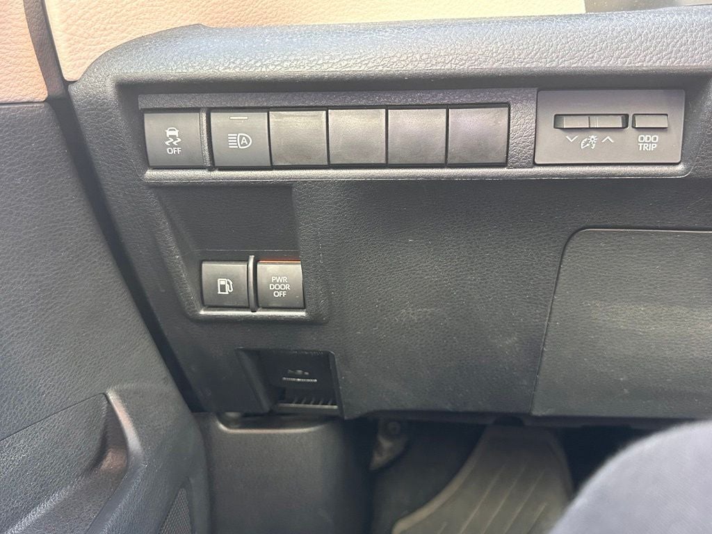 2021 Toyota Sienna XLE 7 Passenger