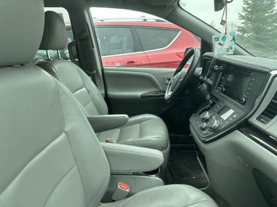 2018 Toyota Sienna XLE 8 Passenger
