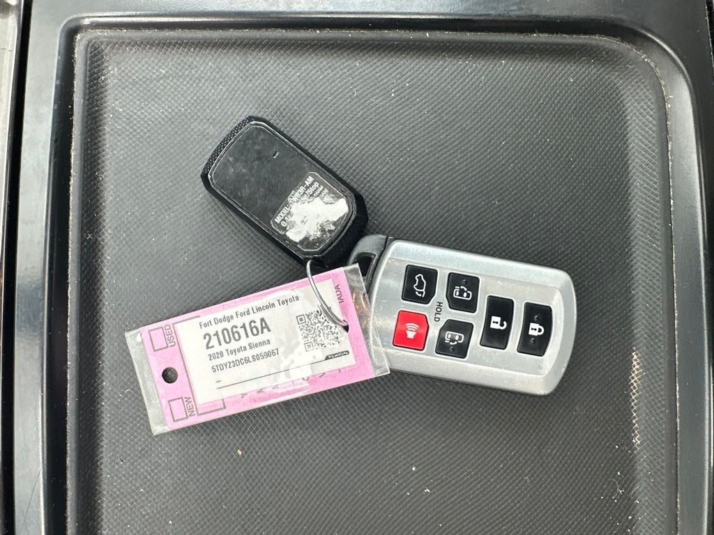 2020 Toyota Sienna XLE Premium 8 Passenger