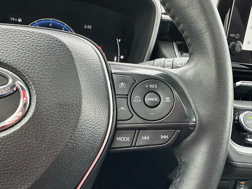 2024 Toyota Corolla Cross XLE