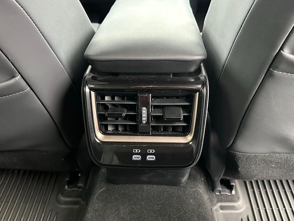 2025 Toyota Crown Signia Limited