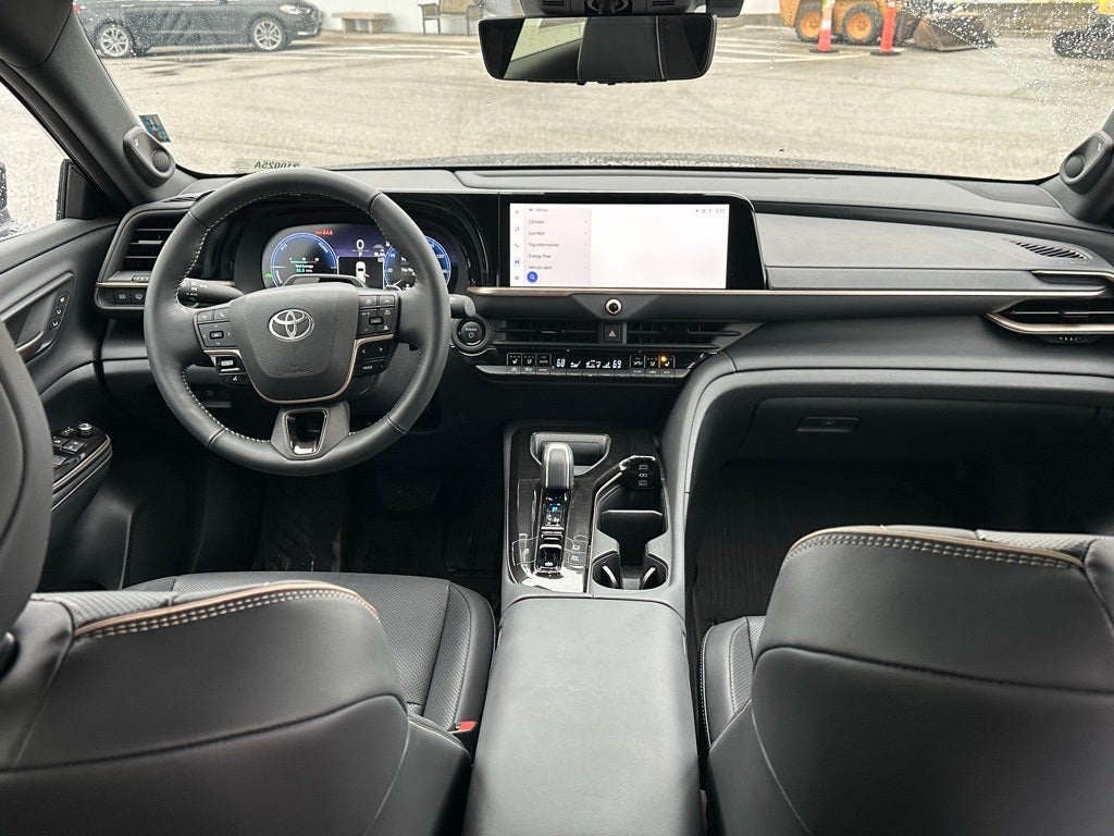 2025 Toyota Crown Signia Limited