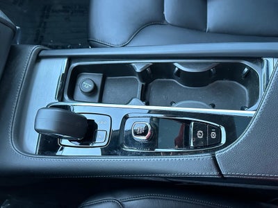 2023 Volvo XC90 B5 Core